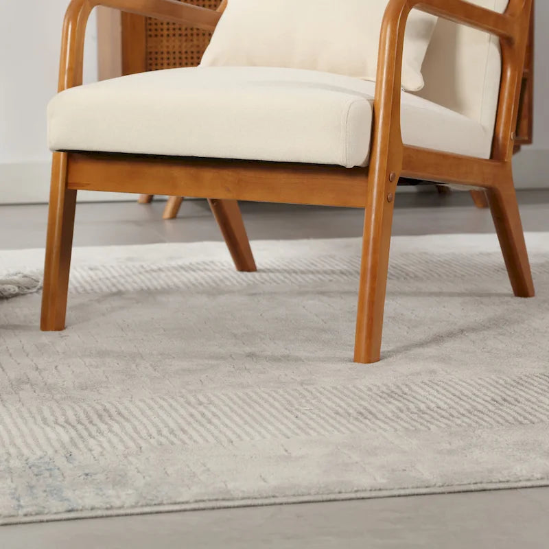 Fauteuil de style moderne — fauteuil à structure en bois massif et revêtement rembourré